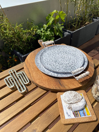 Handcrafted Round Retro Flat Metal Plate